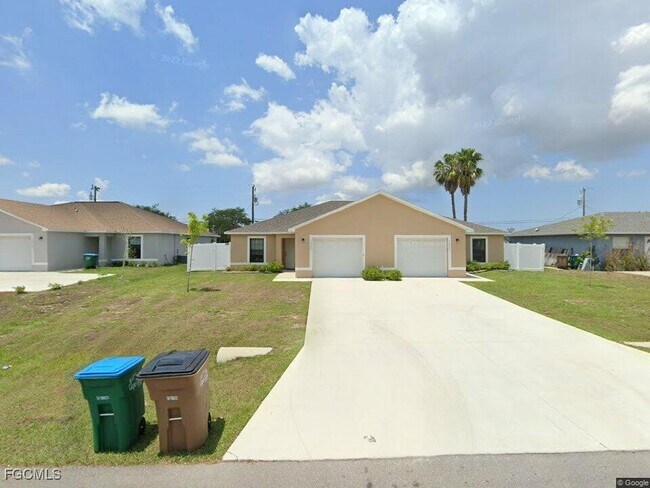 Primary Photo - 1022 NE 8th Pl