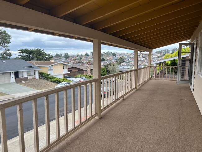 Building Photo - Elegant Executive Home Westborough SSF  5 ...