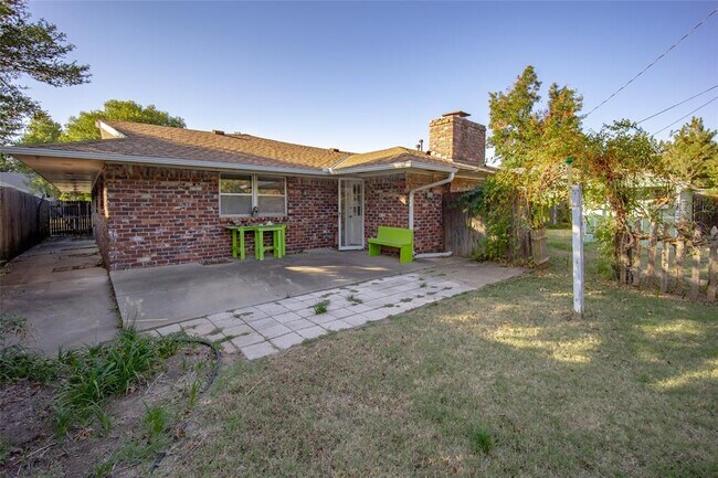 Building Photo - 2321 NW 48th St