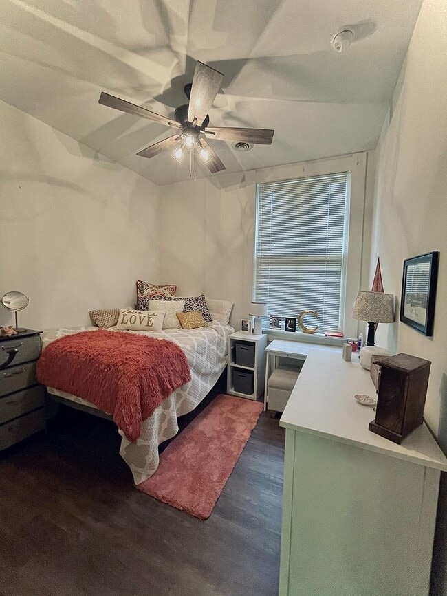 Building Photo - Available July 2026- 2 bedroom apartment