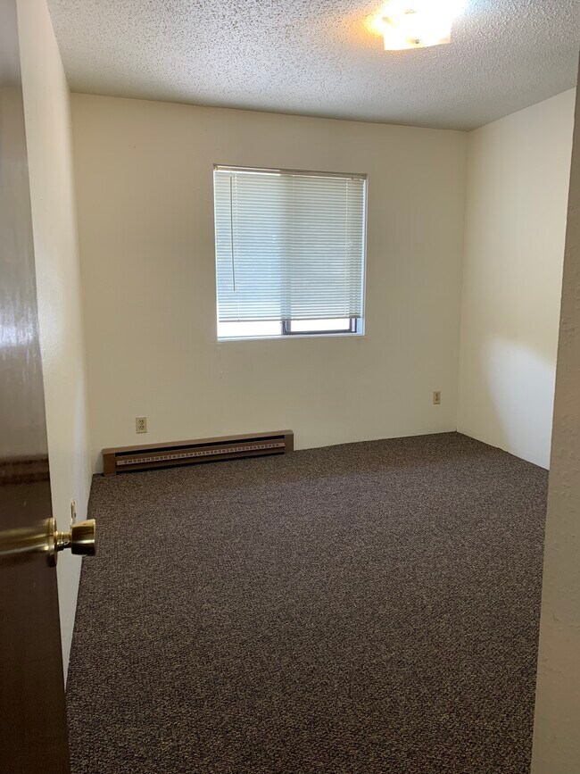 Building Photo - 630 NE Maiden Ln