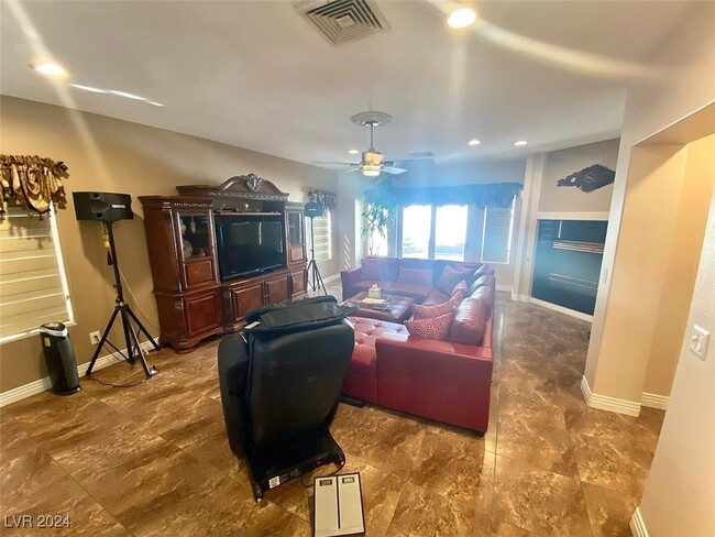 Building Photo - 7956 Marbella Cir