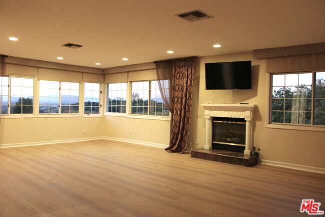 Building Photo - 11502 Dona Teresa Dr