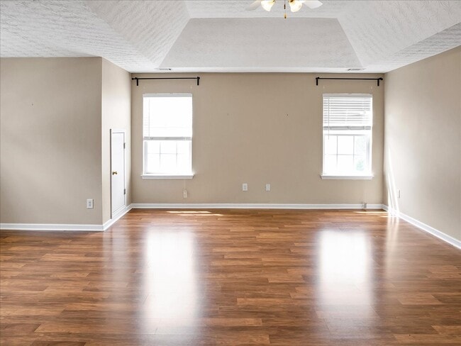 Building Photo - 3725 Crescent Walk Ln NE