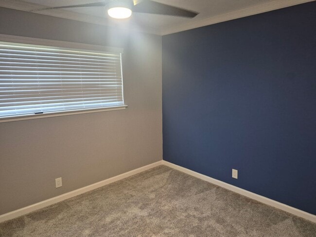 Building Photo - 3 Bedroom Orangevale Home