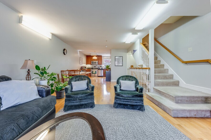 Building Photo - 316 Rindge Ave