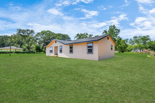 Building Photo - 1030 San Felipe Rd