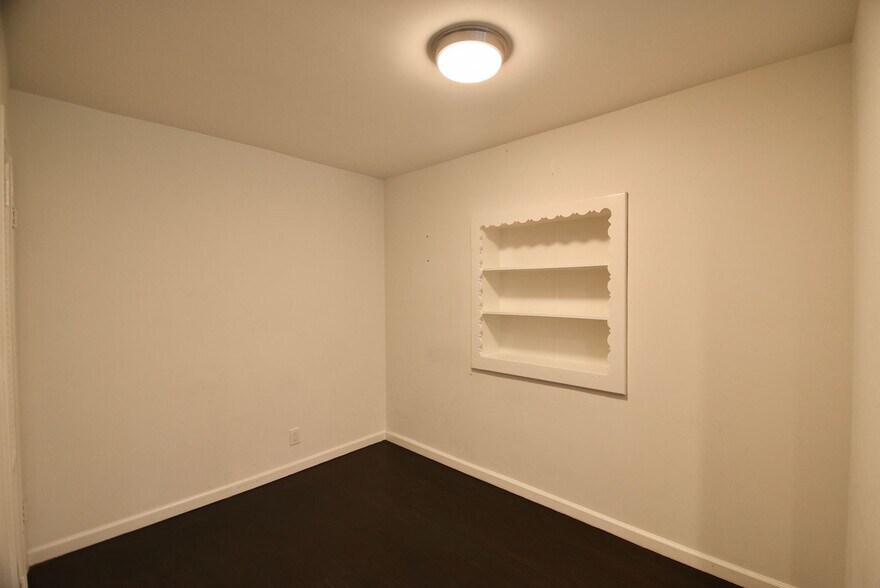 Building Photo - 5656 Whitsett Ave