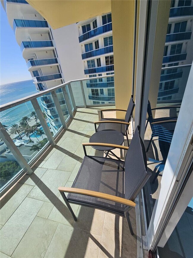 Building Photo - 2501 S Ocean Dr