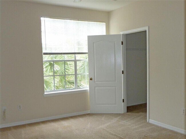 Building Photo - 4174 Central Sarasota Pkwy