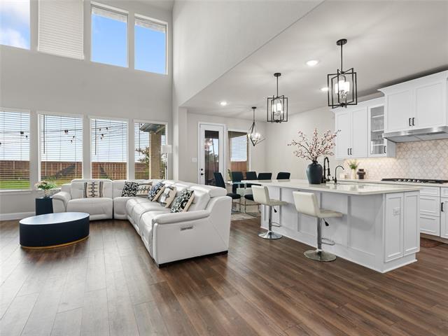 Building Photo - 2333 Willow Garden Dr