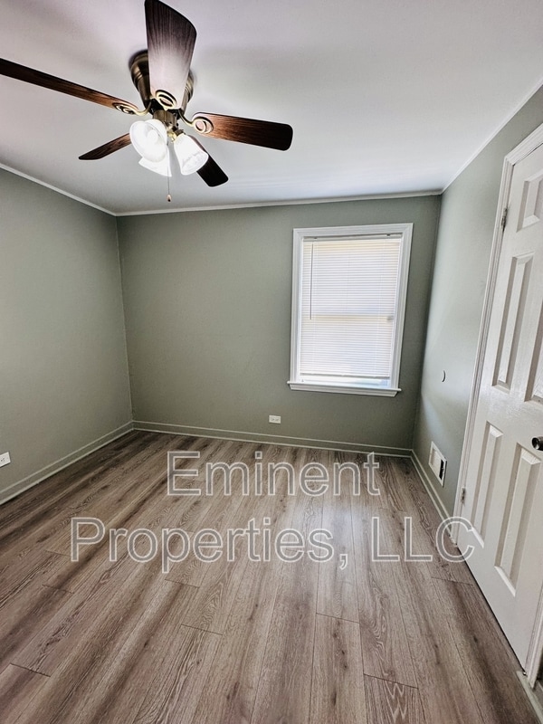 Building Photo - 8357 S Hoyne Ave