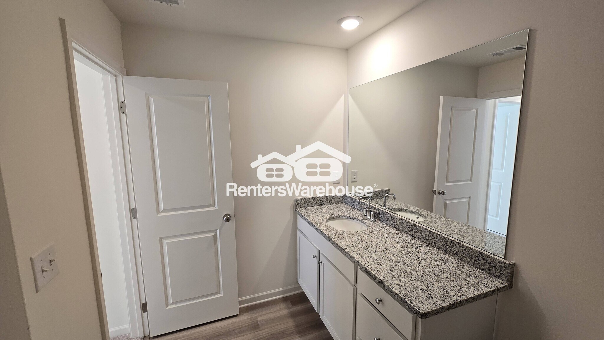 Building Photo - 1585 Salem Dr