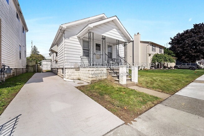 Building Photo - 2304 Cora St