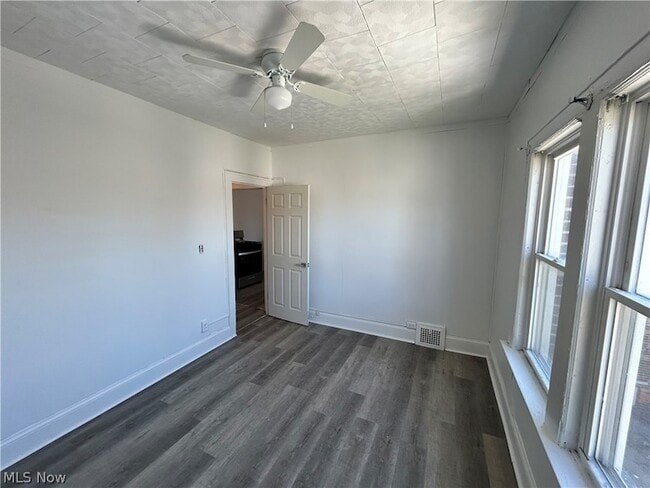 Building Photo - 2232 W 103rd St