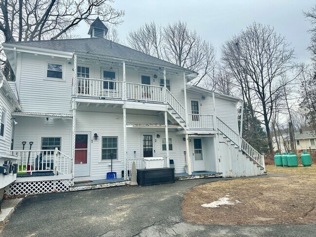 Building Photo - 95 W Elm St