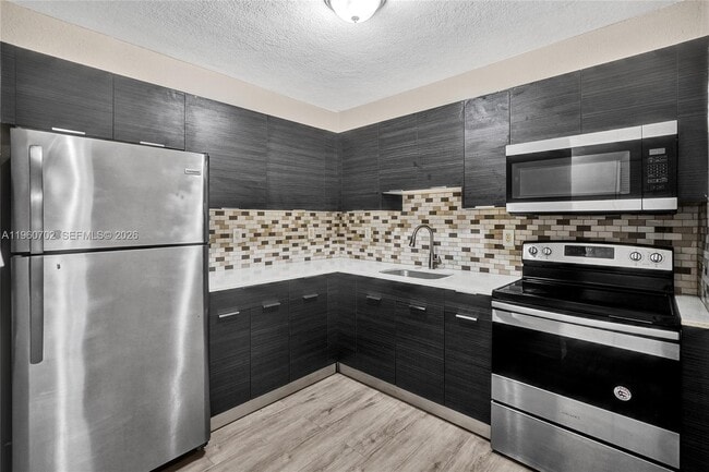 Building Photo - 2731 NW 1st St