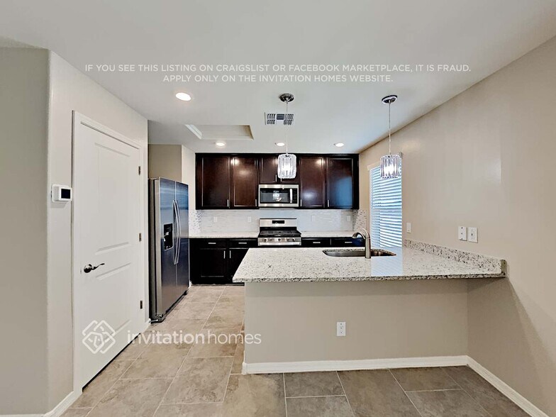 Building Photo - 8015 W Agora Ln