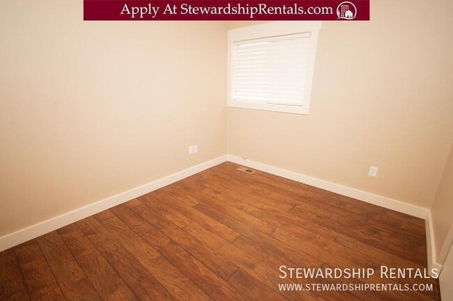 Building Photo - 5017 SE 45th Ave