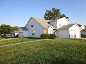 Building Photo - 5013-5015 Carrie Ridge Dr.