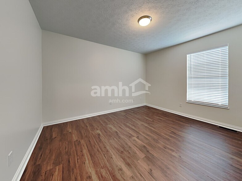 Building Photo - 2159 Glenview Dr