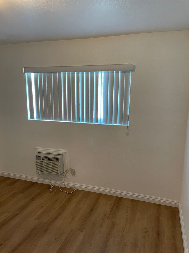 Building Photo - Newly Remodeled 2 BR Apartment in Baldwin ...