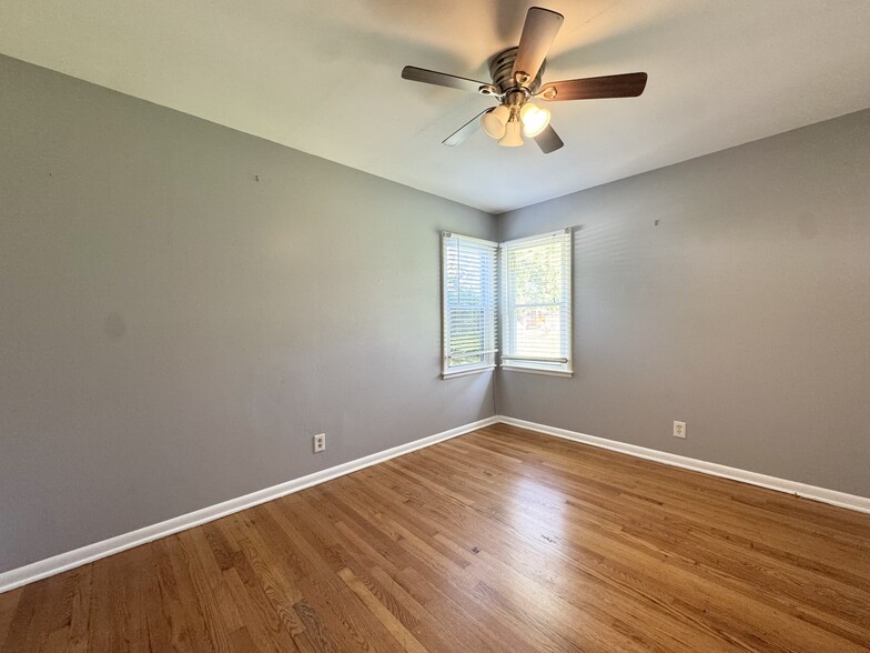 Building Photo - 4511 Virginia Ave