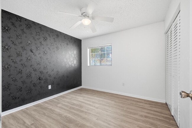 Building Photo - Amazing Pool Home!