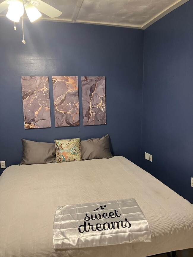 Building Photo - 2328 Union St