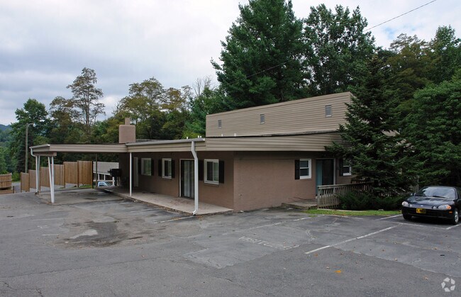 Primary Photo - 4146 NC 105 Hwy S