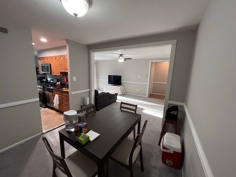 Building Photo - 3304 Woodburn Village Dr