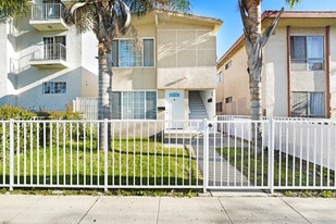 Building Photo - 12058 Culver Blvd