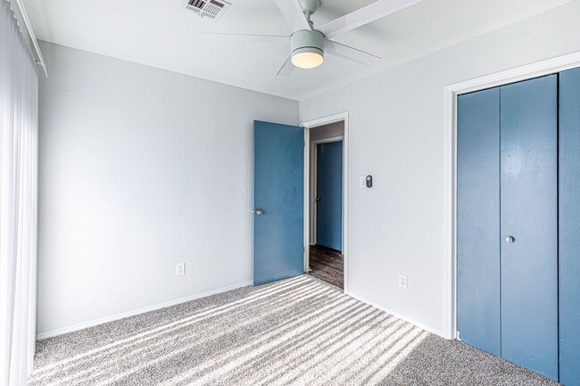 Building Photo - 2902 NW 45th Pl