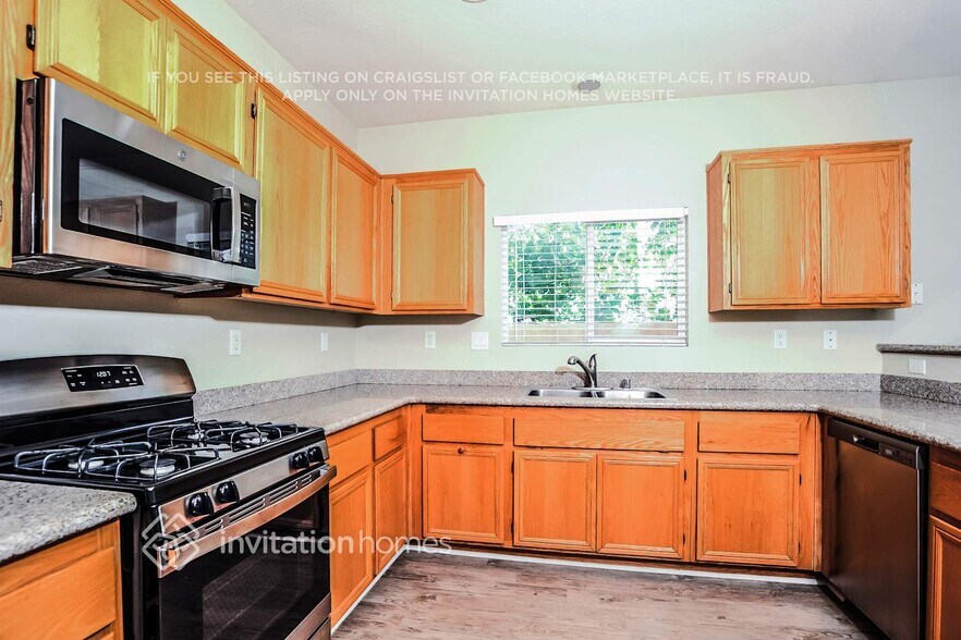 Building Photo - 4144 W Ave J 6