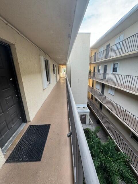 Building Photo - 890 N Federal Hwy