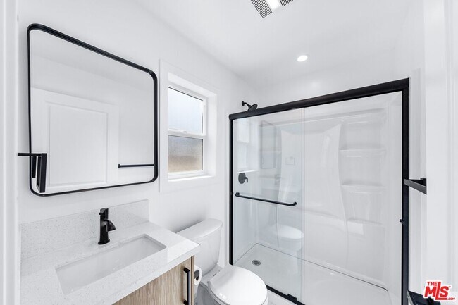 Building Photo - 1258 Mariposa St