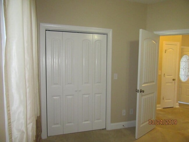 Building Photo - 104 Belclare Way