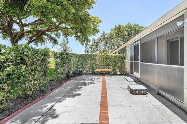 Building Photo - 2303 Lowson Blvd