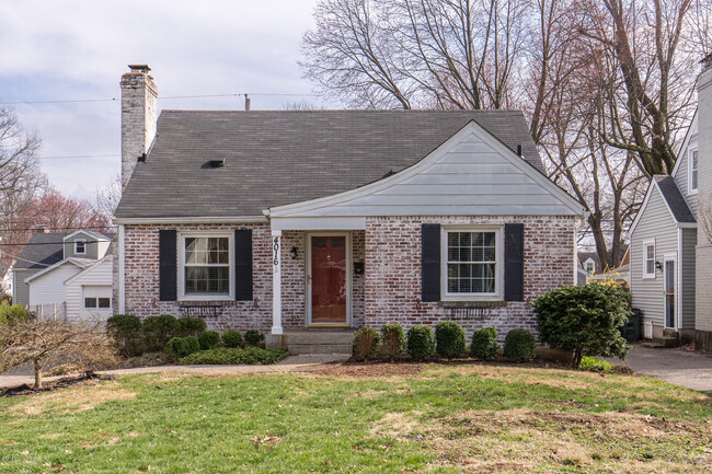 Primary Photo - 4016 Hillsboro Rd