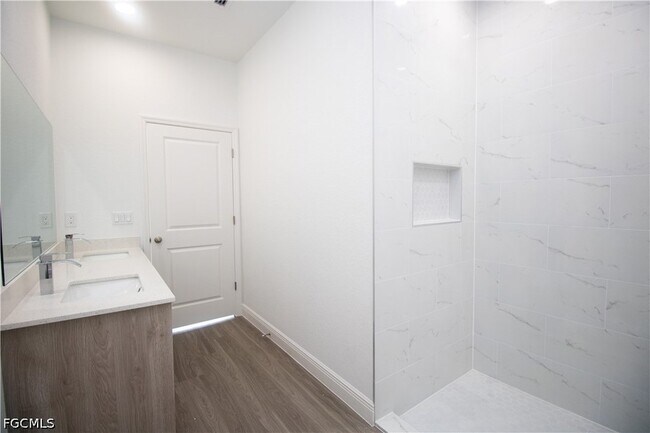 Building Photo - 9004 Justice Cir