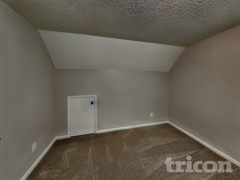 Building Photo - 6000 Whitewater Dr