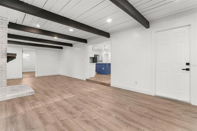 Building Photo - 2203 Nottingham Rd