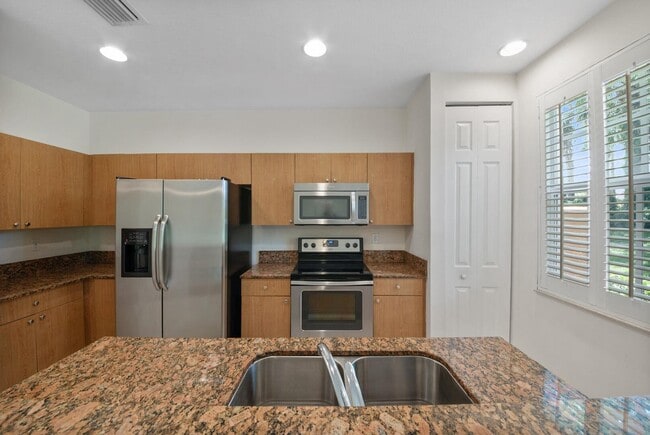 Building Photo - 7399 Briella Dr