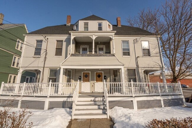 Building Photo - 1.5 BD 1st floor Brighton Center