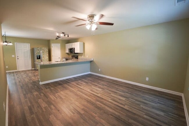 Building Photo - 44 Sunrise Cir