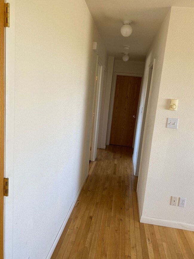 Building Photo - 4407 E Crow Dr