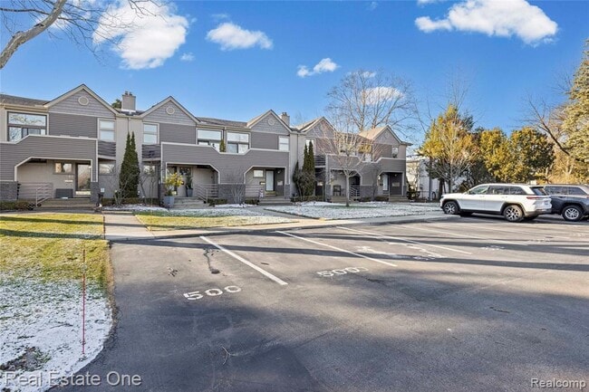 Building Photo - 556 Bloomfield Ct