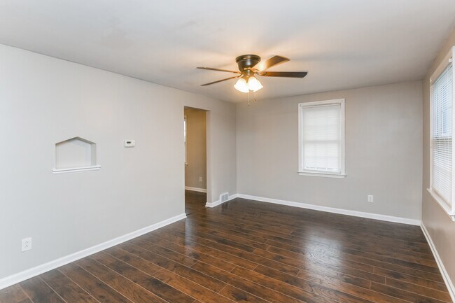 Building Photo - 622 Nordeen Dr