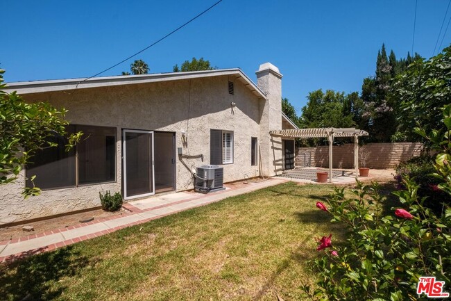 Building Photo - 7652 Quimby Ave
