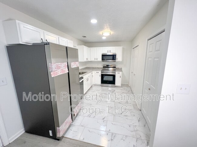 Building Photo - 7155 Pineneedle Dr SW
